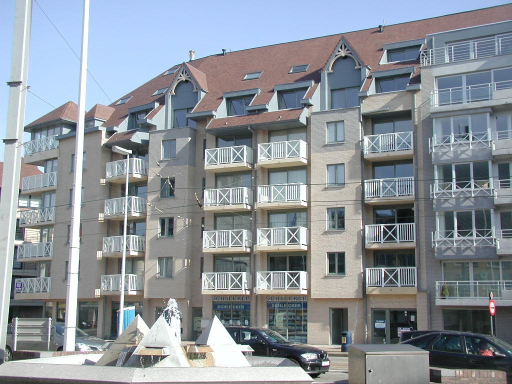 Sint-Idesbald Plaza